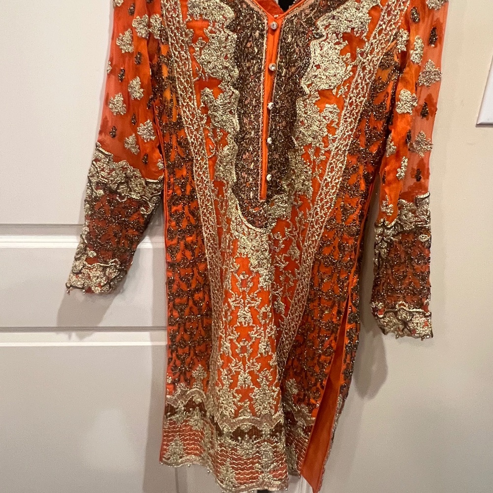 Asim Jofa suit